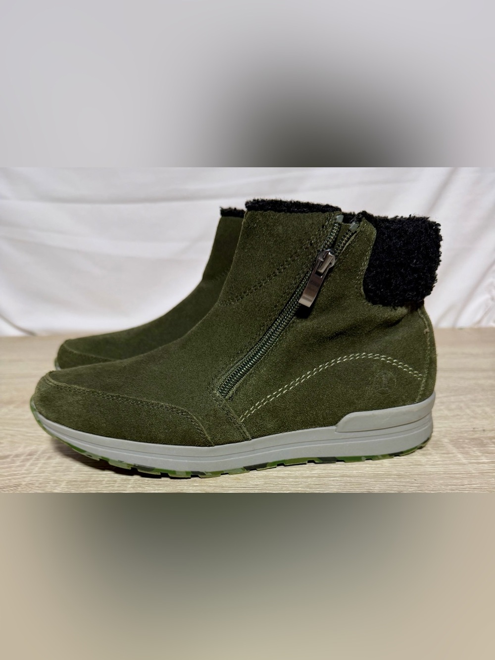 Lands End Women's Olive Green Suede Ankle Bootie Faux Fur Lined Zip US 8.5